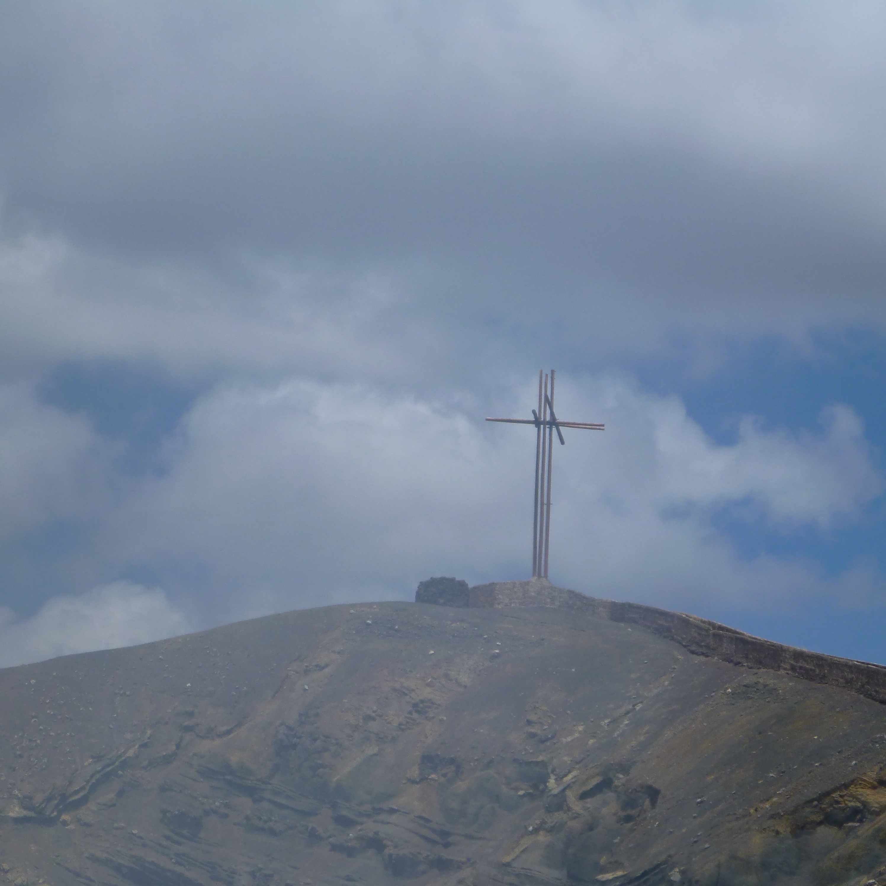 Mayasa Volcano : cross placement was once sight of human sacrifice